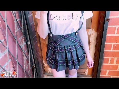 ❤️ Skolniece dziļi sūc savu locekli un nodarbību vietā dīdās. Krievu porno pie mums ️❤