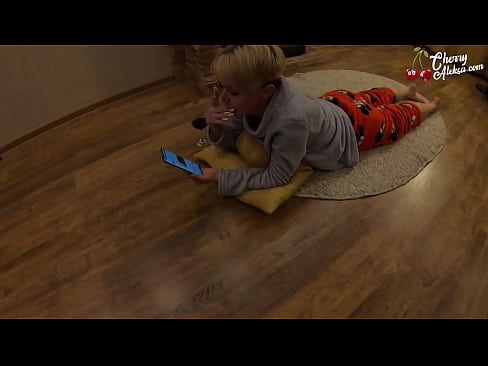 ❤️ Traks Blondīne sūc milzīgu locekli sūc un lēkā uz tā - anālais sekss Krievu porno pie mums ️❤