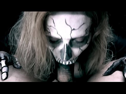 ❤️ Demoniska meitene sūc locekli ar savu melno muti un norij spermu. Krievu porno pie mums ️❤